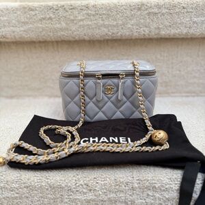 Chanel Lambskin Quilted Small Pearl Crush Vanity Case With Chain Grey